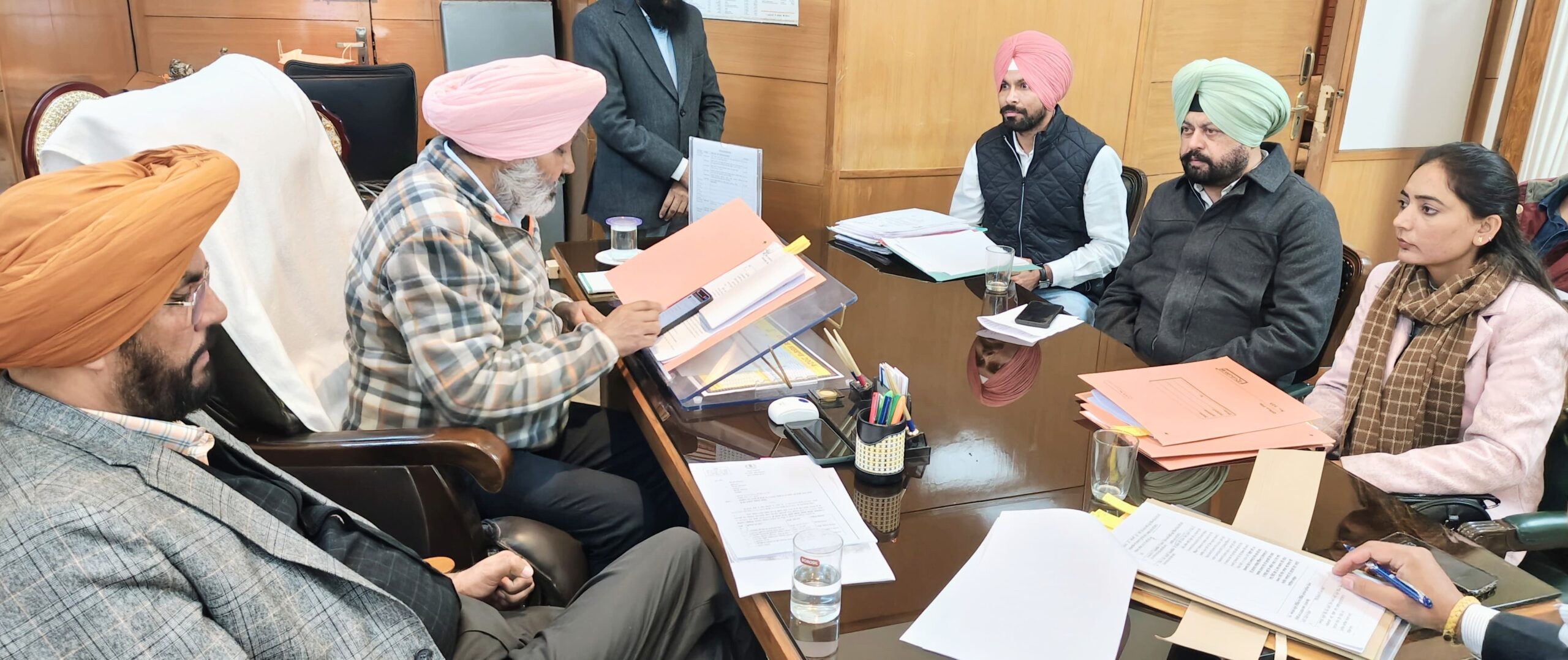 ਕੈਬਨਿਟ ਸਬ-ਕਮੇਟੀ ਵੱਲੋਂ ਮੁੱਖ ਮੁੱਦਿਆਂ ਨੂੰ ਹੱਲ ਕਰਨ ਲਈ ਕਰਮਚਾਰੀ ਯੂਨੀਅਨਾਂ ਮੀਟਿੰਗ