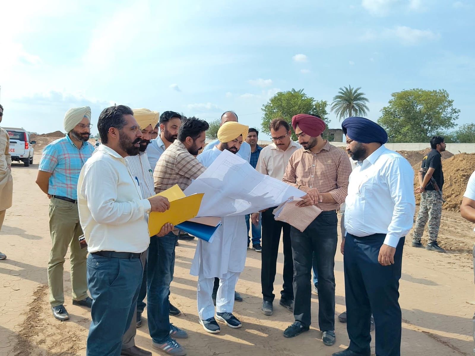 ਮੁੰਡੀਆ ਵੱਲੋਂ ਗਮਾਡਾ ਦੀਆਂ ਸੜਕਾਂ ਦੇ ਕੰਮਕਾਰ ਵਿੱਚ ਢਿੱਲ-ਮੱਠ ਅਤੇ ਗੈਰ ਮਿਆਰਾਂ ਦਾ ਨੋਟਿਸ ਲਿਆ