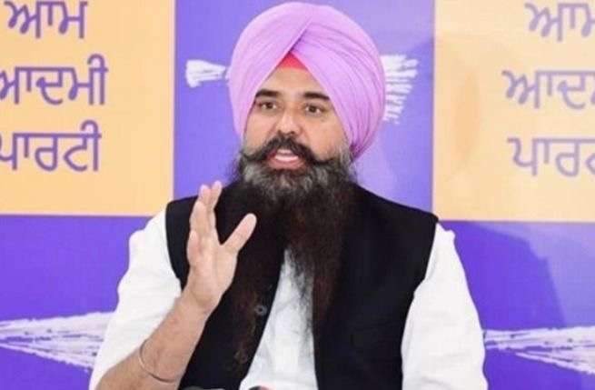 ਕੇਂਦਰ ਦੀ ਤਾਨਾਸ਼ਾਹੀ! BJP ਕਰ ਰਹੀ ਪੰਜਾਬ ਦੇ ਗੌਰਵਸ਼ਾਲੀ ਇਤਿਹਾਸ ਨੂੰ ਦਬਾਉਣ ਦੀ ਕੋਸ਼ਿਸ਼: ‘ਆਪ’ ਸੰਸਦ ਮੈਂਬਰ ਮਲਵਿੰਦਰ ਸਿੰਘ ਕੰਗ