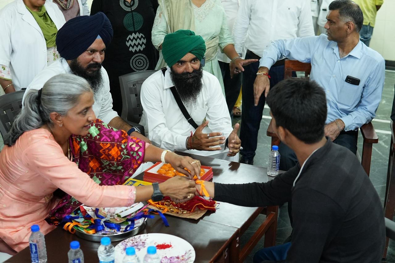 *ਰੱਖੜੀ ਦੇ ਤਿਉਹਾਰ ਨੇ ਪੰਜਾਬ ਦੇ ਨਸ਼ਾ ਮੁਕਤੀ ਕੇਂਦਰਾਂ ਵਿੱਚ ਪਰਿਵਾਰਾਂ ਨੂੰ ਜੋੜਿਆ, ਨਸ਼ਾ ਮੁਕਤੀ ਅਤੇ ਉਮੀਦ ਦਾ ਸੰਦੇਸ਼ ਕੀਤਾ ਮਜ਼ਬੂਤ*